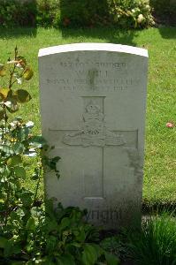 Dozinghem Military Cemetery - Hill, W